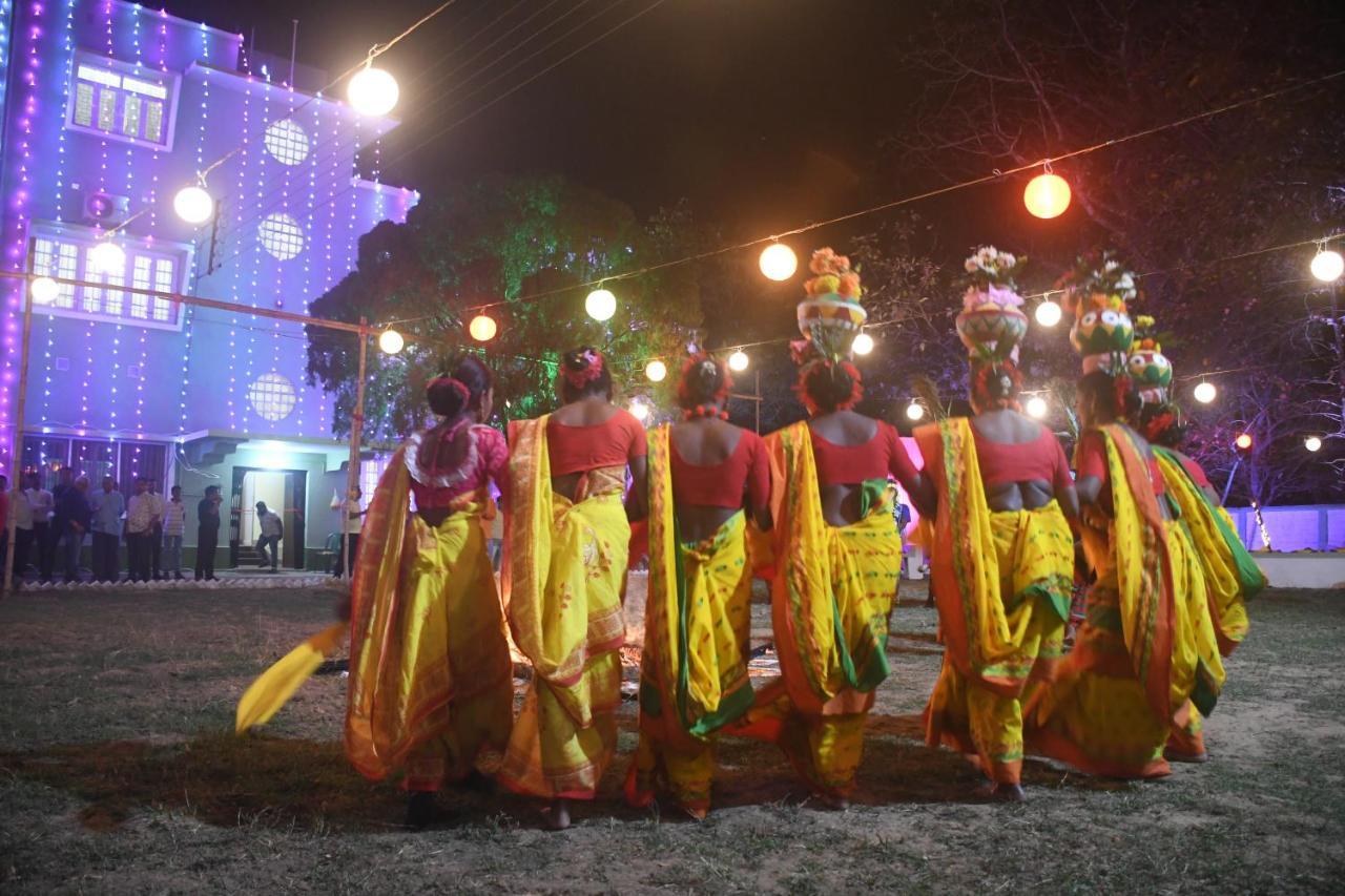 Jhargram Eshani Hotels And Guest House Eksteriør billede