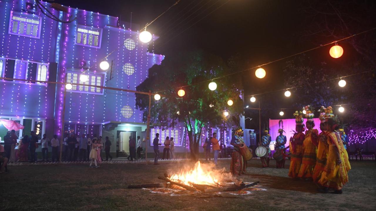 Jhargram Eshani Hotels And Guest House Eksteriør billede