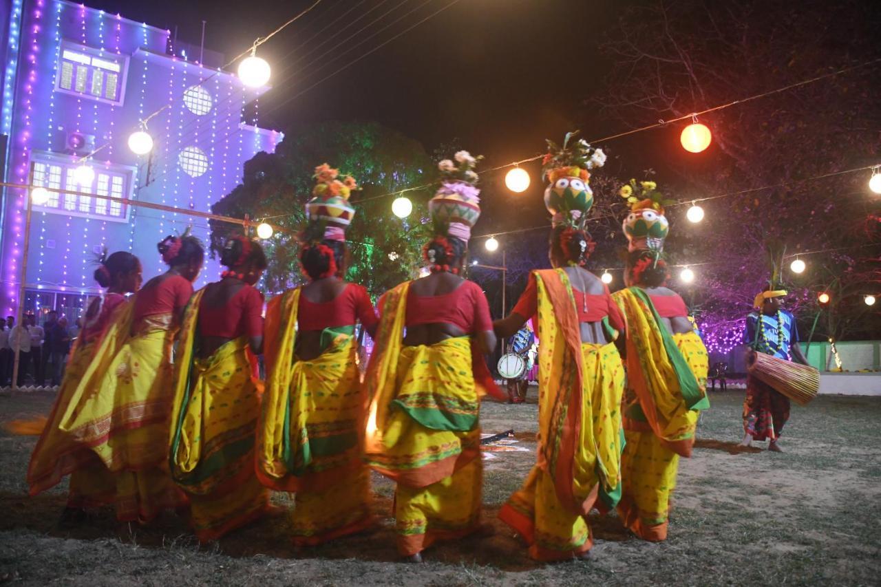 Jhargram Eshani Hotels And Guest House Eksteriør billede