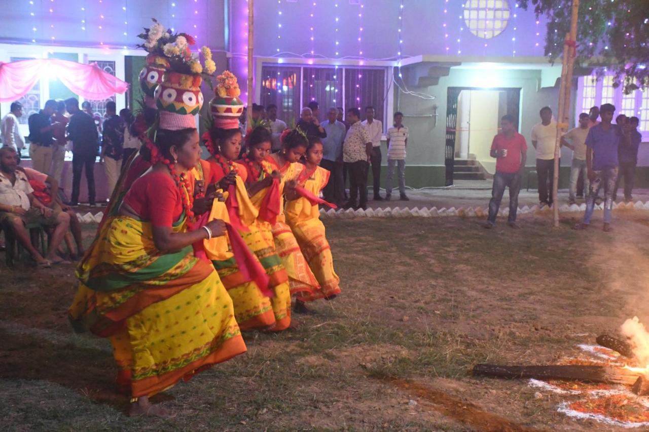 Jhargram Eshani Hotels And Guest House Eksteriør billede